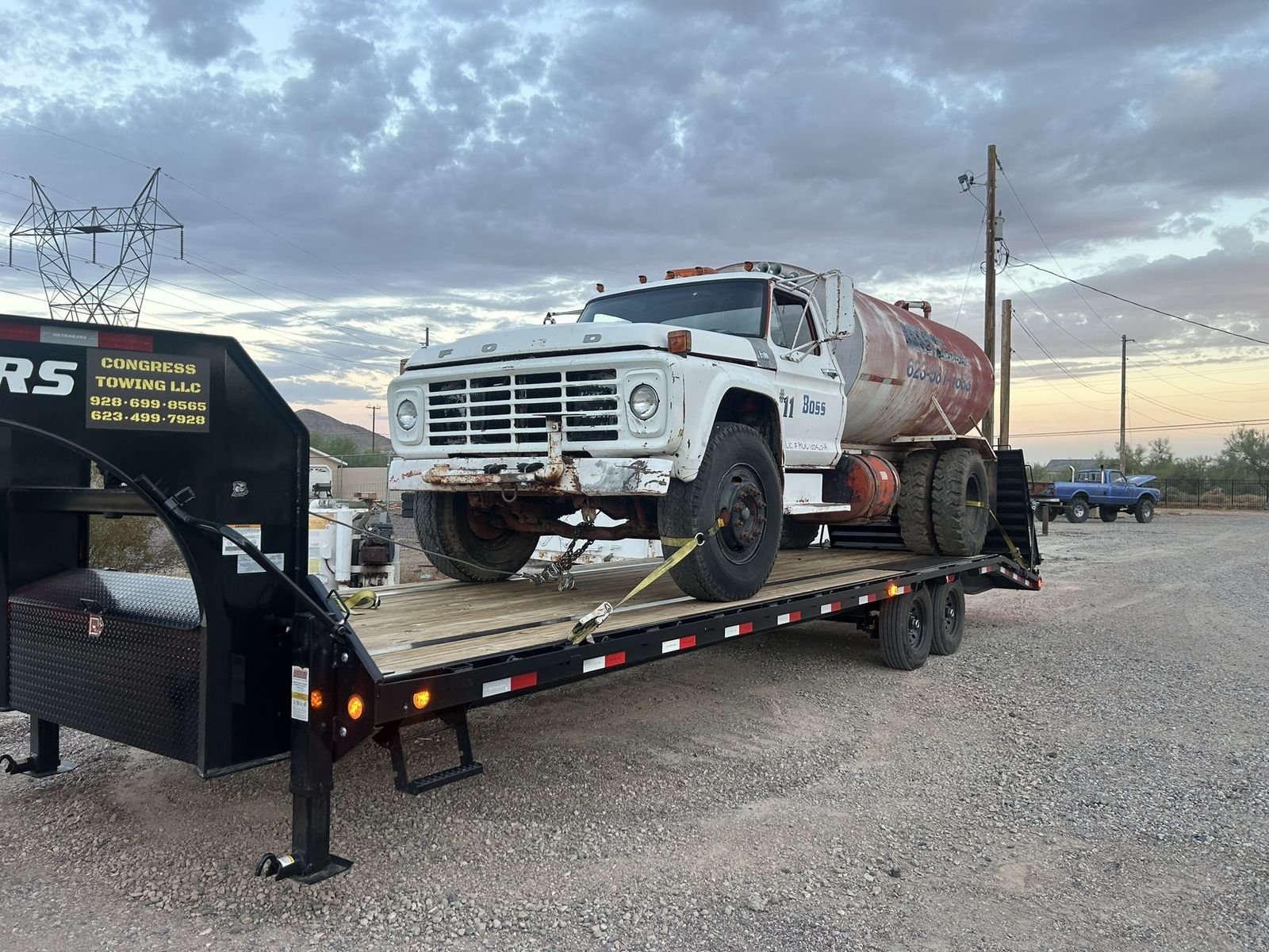 Congress Towing flatbed serving Hillside, AZ